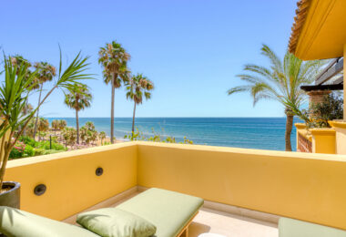 Luxurious south facing, three bedroom beachfront apartment, located in the prestigious community of Río Real Playa.