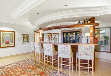 Elegant Six Bedroom, South-Facing Villa in Prestigious Lomas de Marbella Club