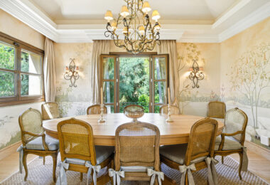 Elegant Six Bedroom, South-Facing Villa in Prestigious Lomas de Marbella Club