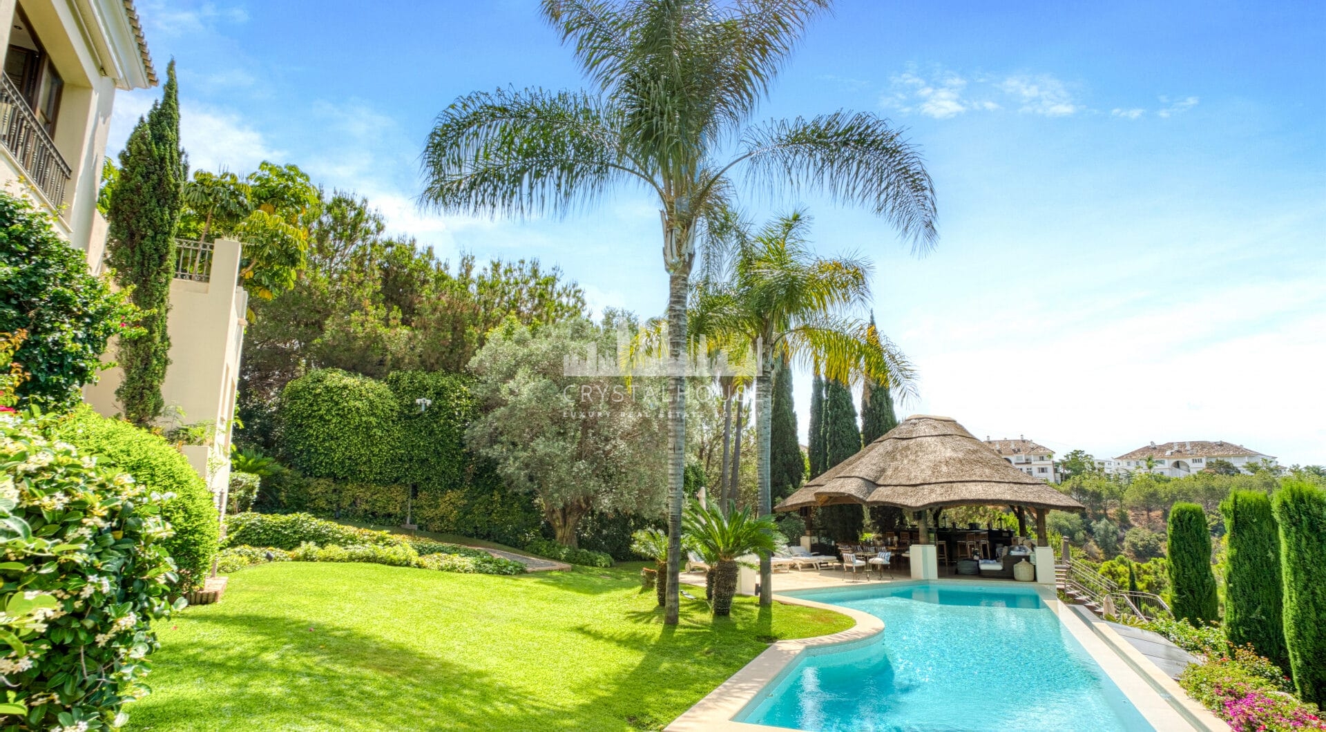 Elegant Six Bedroom, South-Facing Villa in Prestigious Lomas de Marbella Club