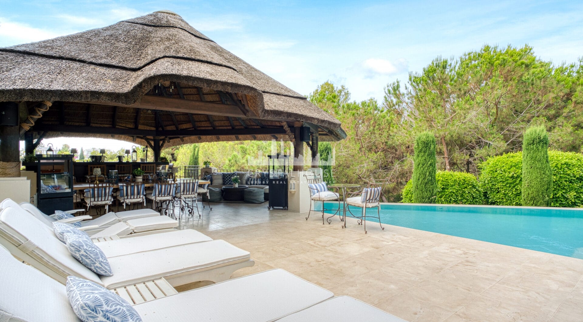 Elegant Six Bedroom, South-Facing Villa in Prestigious Lomas de Marbella Club