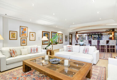 Elegant Six Bedroom, South-Facing Villa in Prestigious Lomas de Marbella Club
