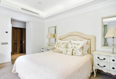Elegant Six Bedroom, South-Facing Villa in Prestigious Lomas de Marbella Club