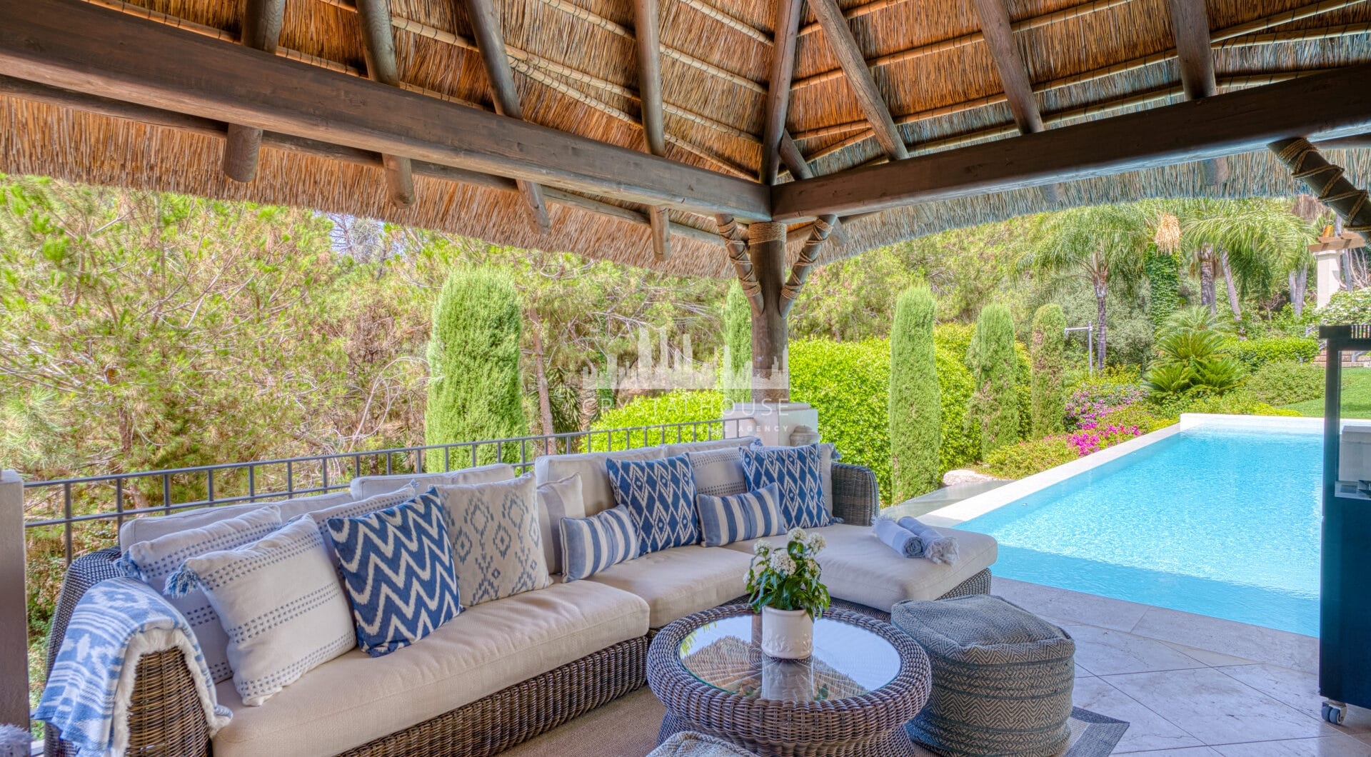 Elegant Six Bedroom, South-Facing Villa in Prestigious Lomas de Marbella Club