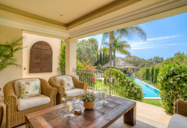 Elegant Six Bedroom, South-Facing Villa in Prestigious Lomas de Marbella Club