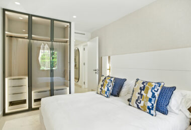 Stunning south facing, four bedroom ground floor apartment, set within the exclusive Los Granados del Mar urbanization on the New Golden Mile
