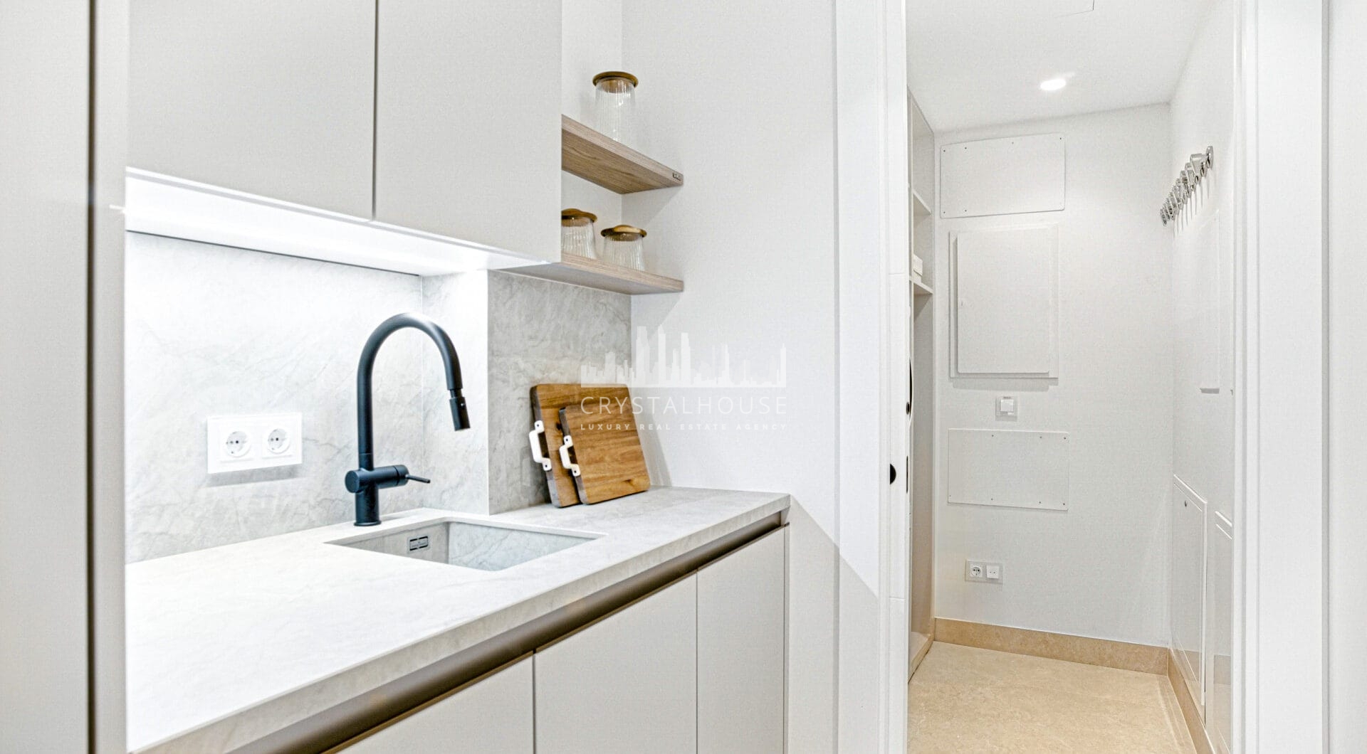 Stunning south facing, four bedroom ground floor apartment, set within the exclusive Los Granados del Mar urbanization on the New Golden Mile