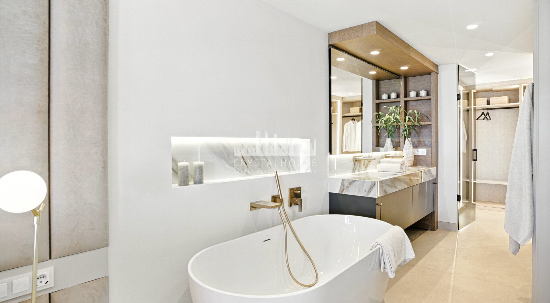 Stunning south facing, four bedroom ground floor apartment, set within the exclusive Los Granados del Mar urbanization on the New Golden Mile