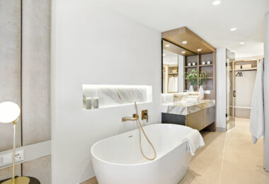 Stunning south facing, four bedroom ground floor apartment, set within the exclusive Los Granados del Mar urbanization on the New Golden Mile