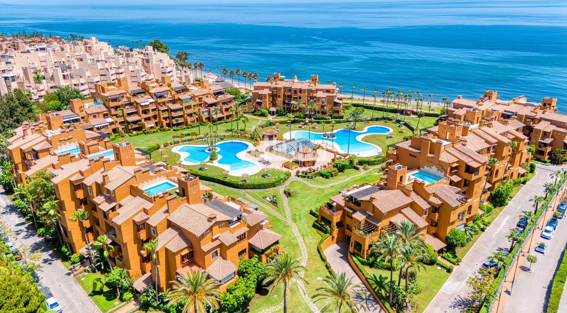 Stunning south facing, four bedroom ground floor apartment, set within the exclusive Los Granados del Mar urbanization on the New Golden Mile