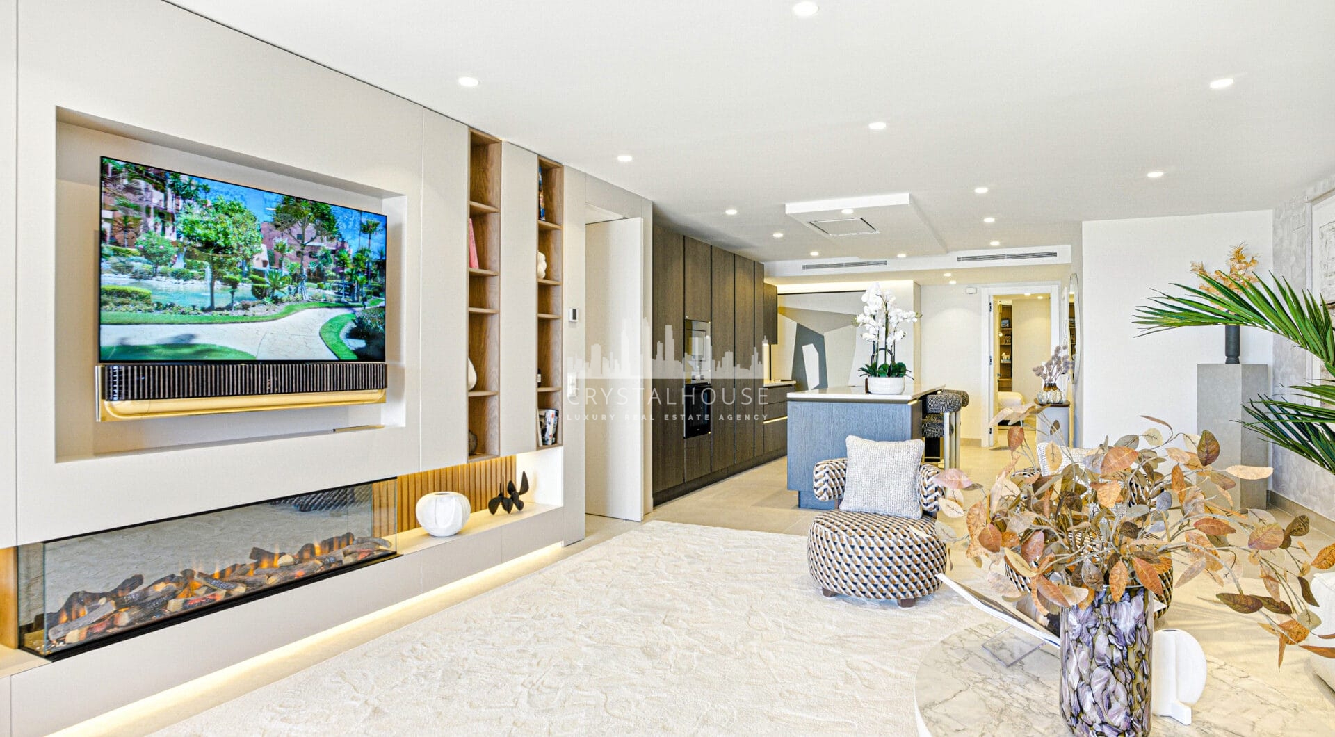 Stunning south facing, four bedroom ground floor apartment, set within the exclusive Los Granados del Mar urbanization on the New Golden Mile