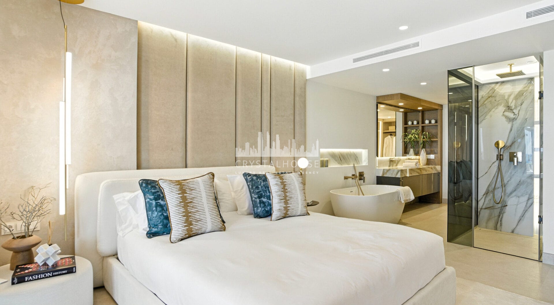 Stunning south facing, four bedroom ground floor apartment, set within the exclusive Los Granados del Mar urbanization on the New Golden Mile