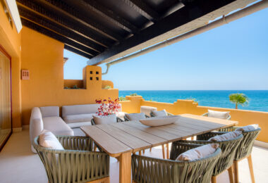 Beautiful beach front, south facing four bedroom apartment located in Los Granados del Mar on the New Golden Mile