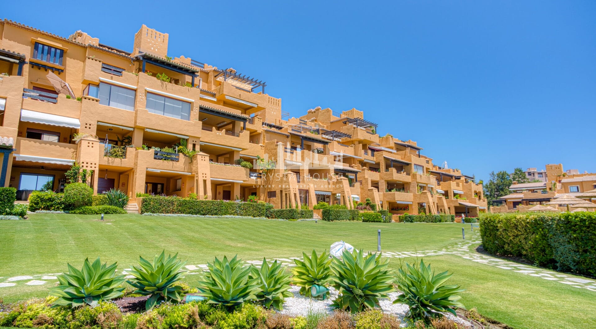 Beautiful beach front, south facing four bedroom apartment located in Los Granados del Mar on the New Golden Mile