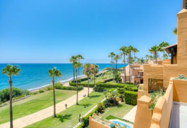 Beautiful beach front, south facing four bedroom apartment located in Los Granados del Mar on the New Golden Mile