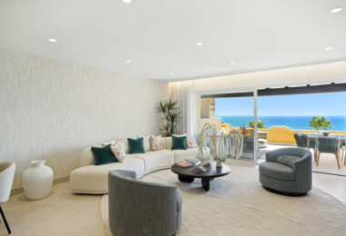 Beautiful beach front, south facing four bedroom apartment located in Los Granados del Mar on the New Golden Mile