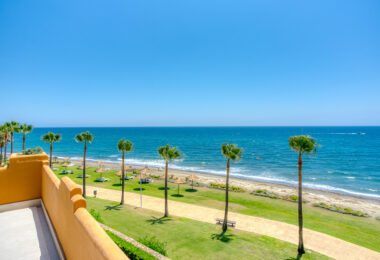Beautiful beach front, south facing four bedroom apartment located in Los Granados del Mar on the New Golden Mile