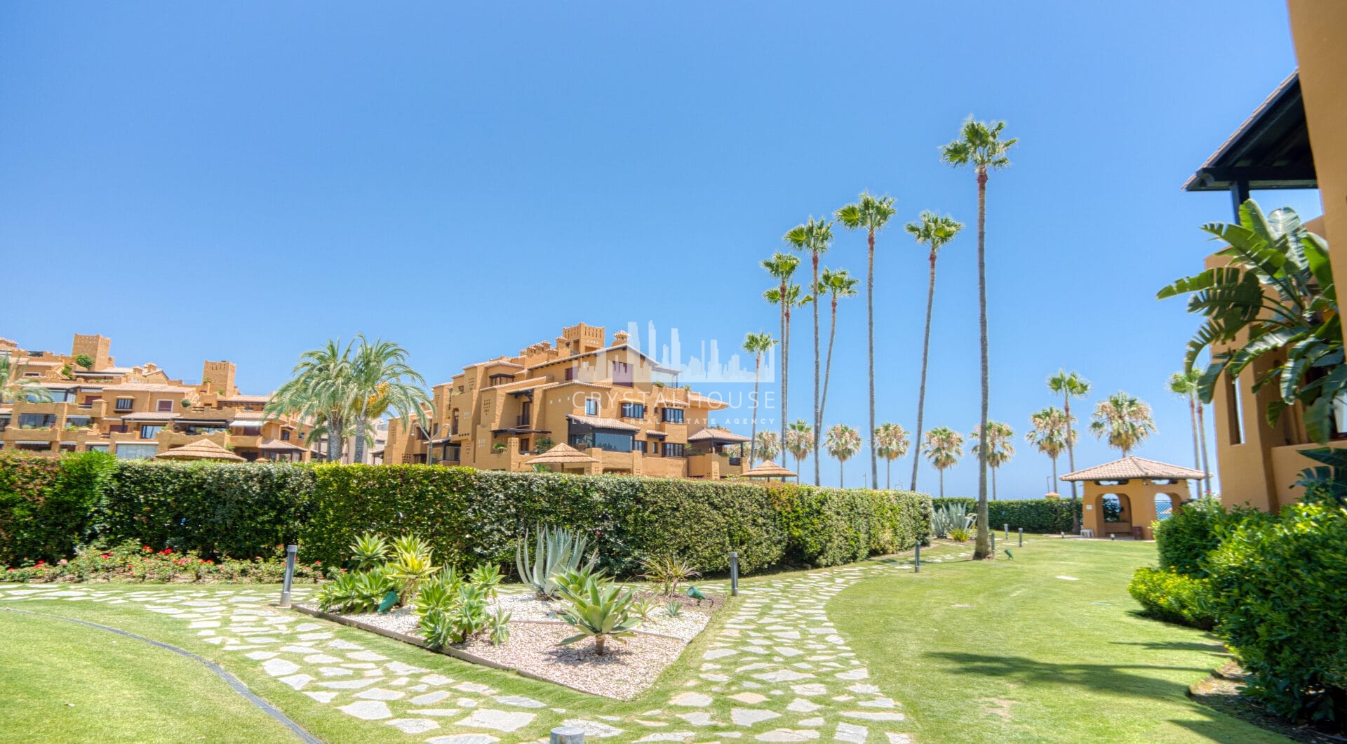 Beautiful beach front, south facing four bedroom apartment located in Los Granados del Mar on the New Golden Mile