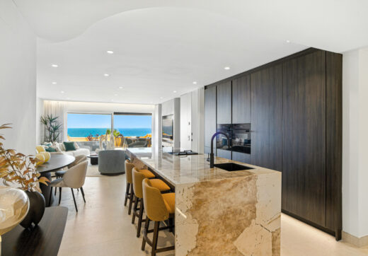 Beautiful beach front, south facing four bedroom apartment located in Los Granados del Mar on the New Golden Mile