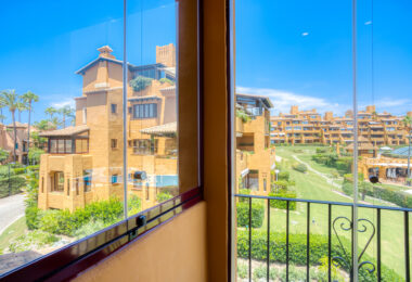 Beautiful beach front, south facing four bedroom apartment located in Los Granados del Mar on the New Golden Mile