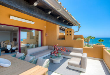 Beautiful beach front, south facing four bedroom apartment located in Los Granados del Mar on the New Golden Mile