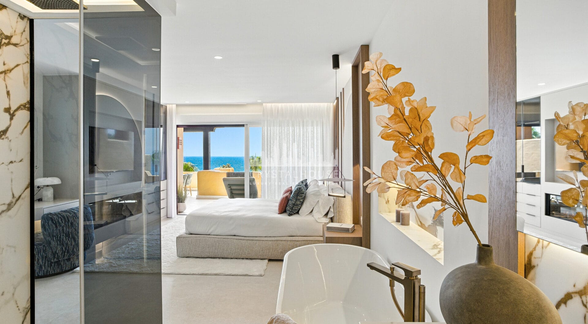 Beautiful beach front, south facing four bedroom apartment located in Los Granados del Mar on the New Golden Mile