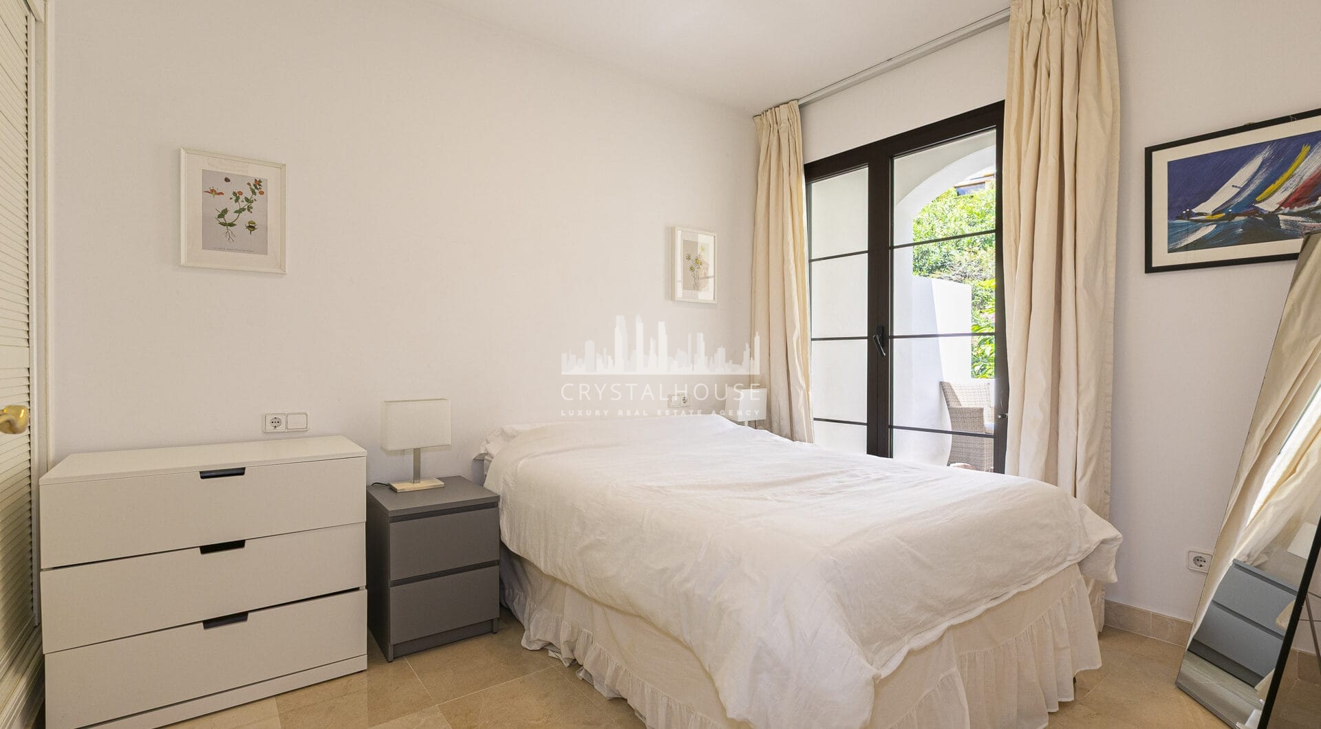Beautiful south-facing, four bedroom townhouse in Los Almendros, part of the secure Los Arqueros Golf community in Benahavís