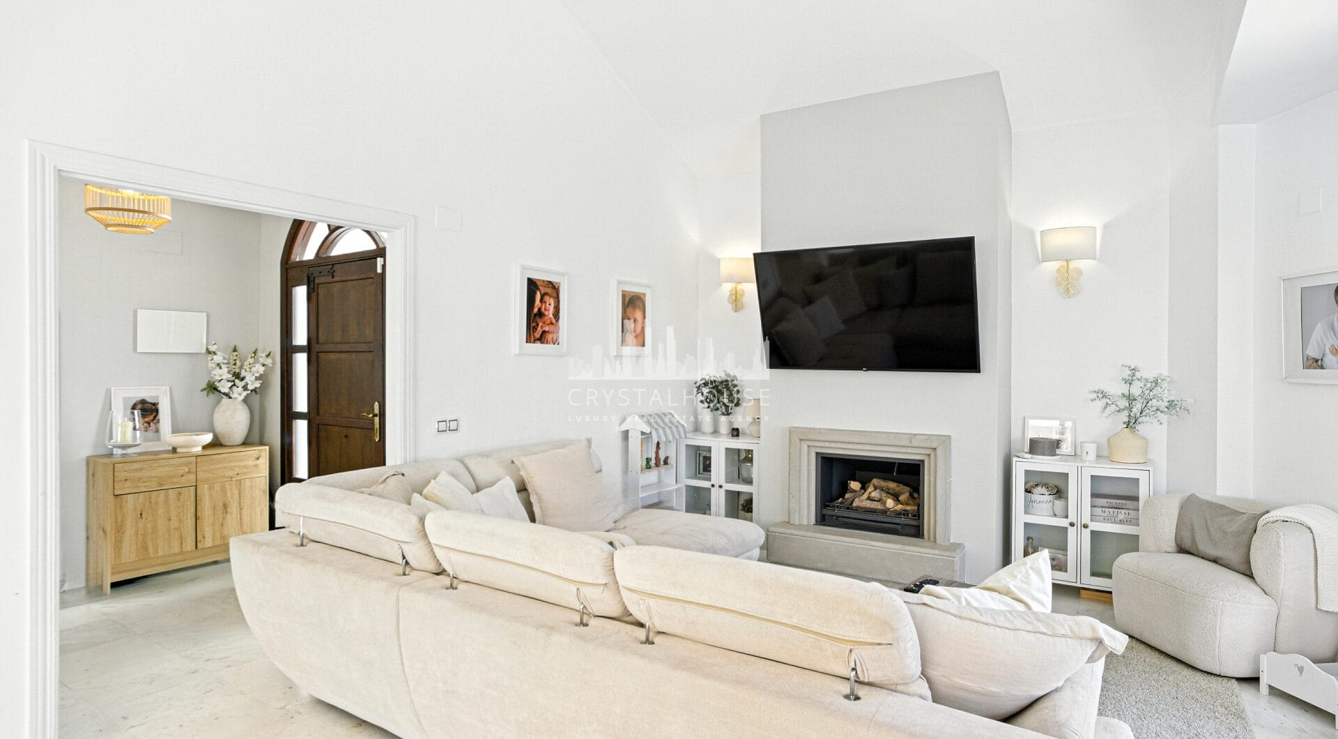 Stylish south west facing, three-bedroom semi detached townhouse located in Riviera del Sol