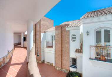 Stylish south west facing, three-bedroom semi detached townhouse located in Riviera del Sol