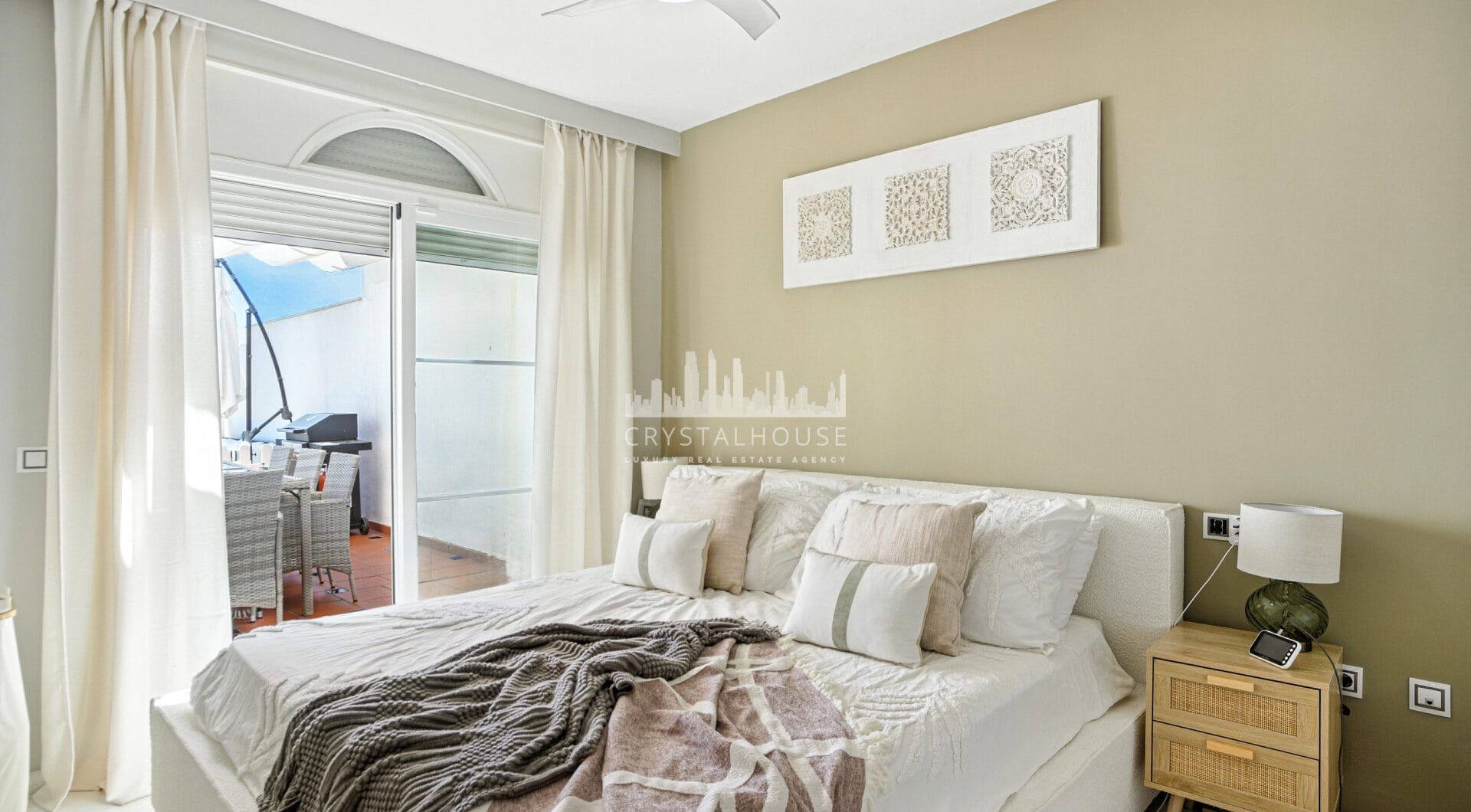 Stylish south west facing, three-bedroom semi detached townhouse located in Riviera del Sol