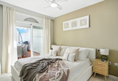 Stylish south west facing, three-bedroom semi detached townhouse located in Riviera del Sol