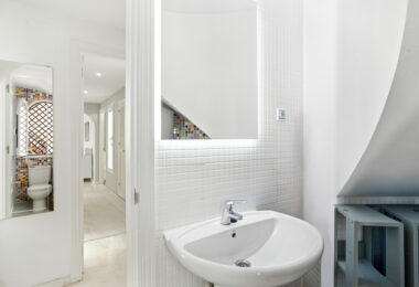 Stylish south west facing, three-bedroom semi detached townhouse located in Riviera del Sol