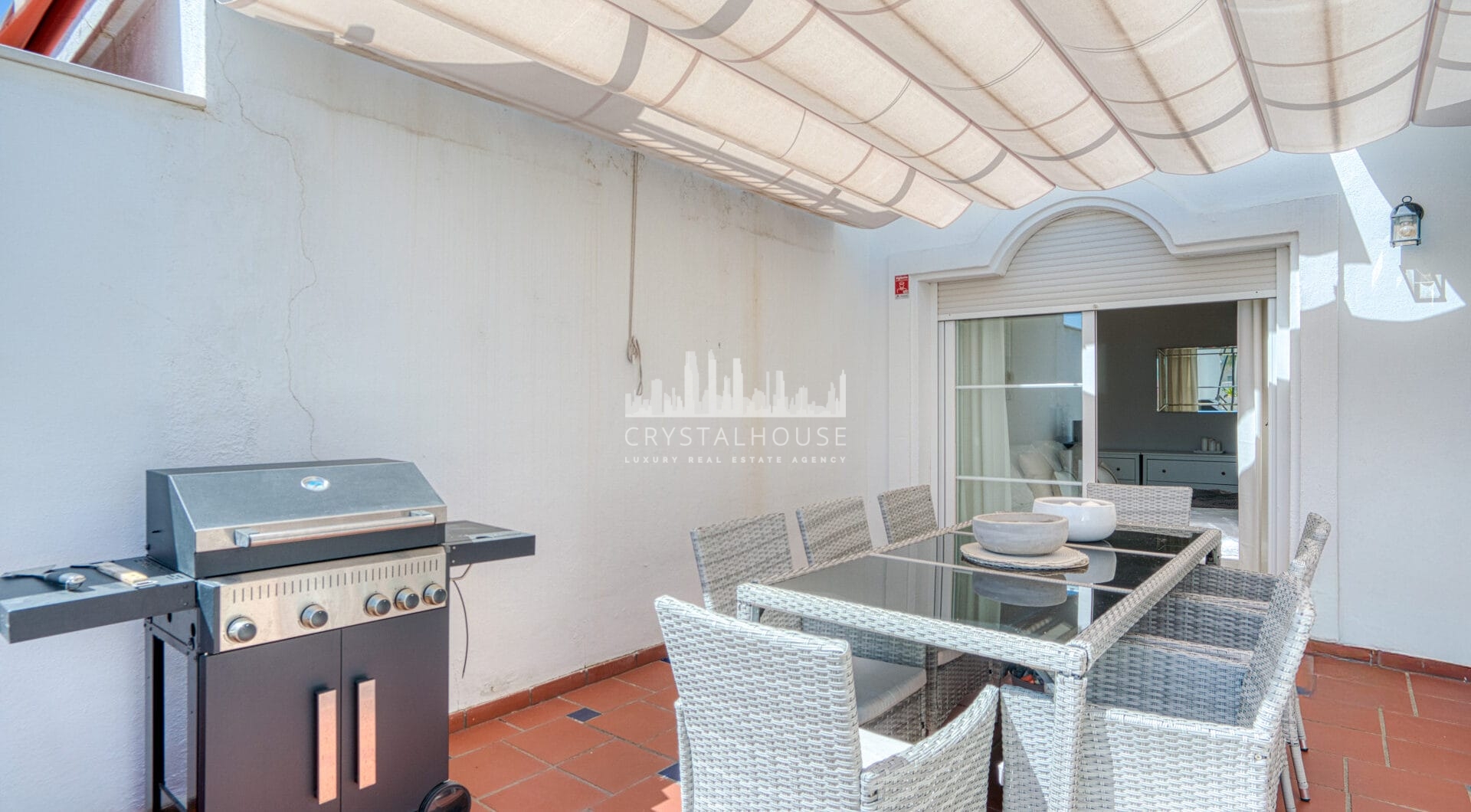Stylish south west facing, three-bedroom semi detached townhouse located in Riviera del Sol