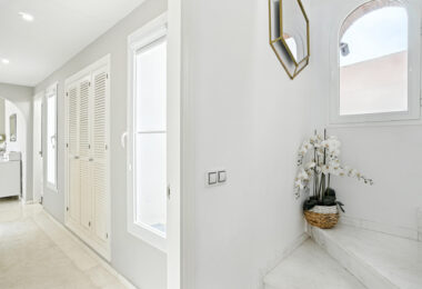 Stylish south west facing, three-bedroom semi detached townhouse located in Riviera del Sol