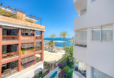Exclusive Beachfront Two-Bedroom South-Facing Apartment with Sea Views in La Herradura, Marbella