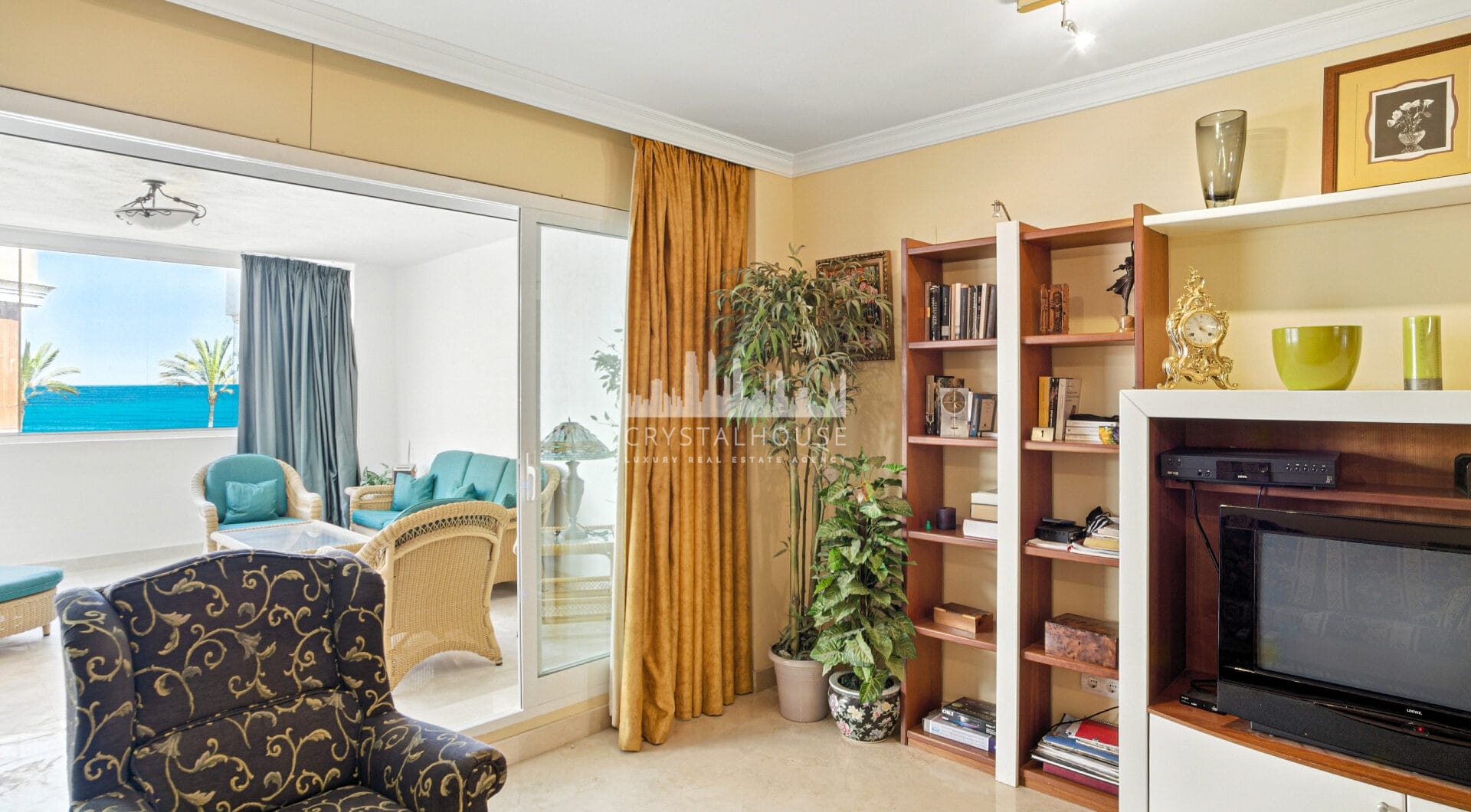 Exclusive Beachfront Two-Bedroom South-Facing Apartment with Sea Views in La Herradura, Marbella