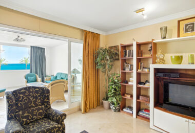 Exclusive Beachfront Two-Bedroom South-Facing Apartment with Sea Views in La Herradura, Marbella