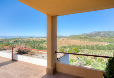 Charming east facing, three bedroom duplex penthouse located in the gated community Parque Botanico, Estepona