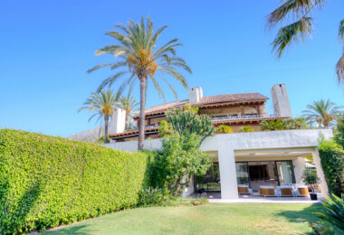 Luxury, south facing two bedroom, ground floor apartment located in prestigious community Imara, Balcones de Sierra Blanca