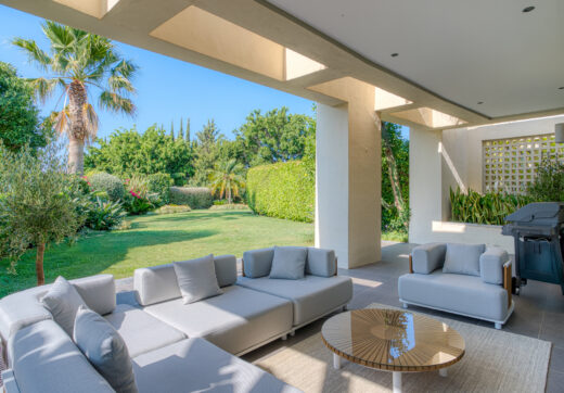 Luxury, south facing two bedroom, ground floor apartment located in prestigious community Imara, Balcones de Sierra Blanca