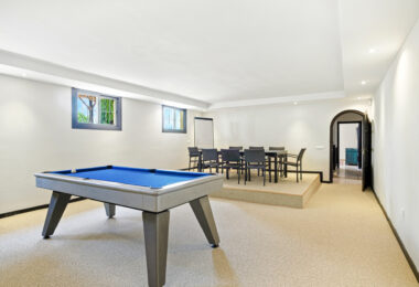 Spacious seven-bedroom, south facing villa with sea views, located in the fantastic area of Estepona
