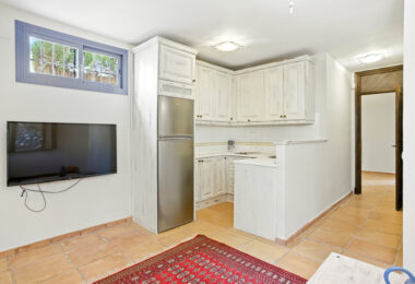 Spacious seven-bedroom, south facing villa with sea views, located in the fantastic area of Estepona