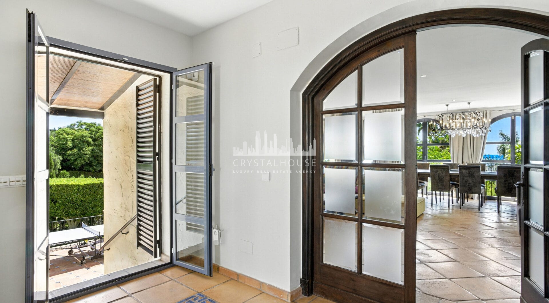 Spacious seven-bedroom, south facing villa with sea views, located in the fantastic area of Estepona