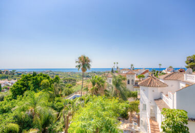 Spacious seven-bedroom, south facing villa with sea views, located in the fantastic area of Estepona