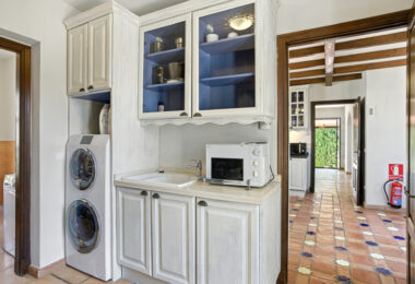 Spacious seven-bedroom, south facing villa with sea views, located in the fantastic area of Estepona