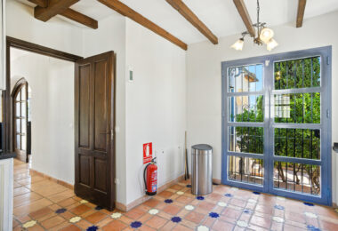 Spacious seven-bedroom, south facing villa with sea views, located in the fantastic area of Estepona