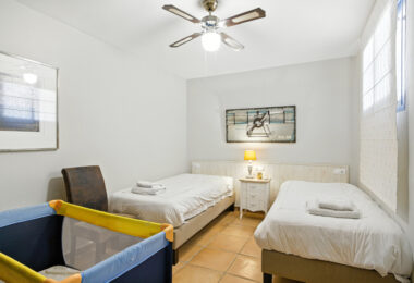 Spacious seven-bedroom, south facing villa with sea views, located in the fantastic area of Estepona