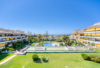 Wonderful south facing. two bedroom duplex penthouse located in the highly sought-after Carolina Park on Marbella’s prestigious Golden Mile