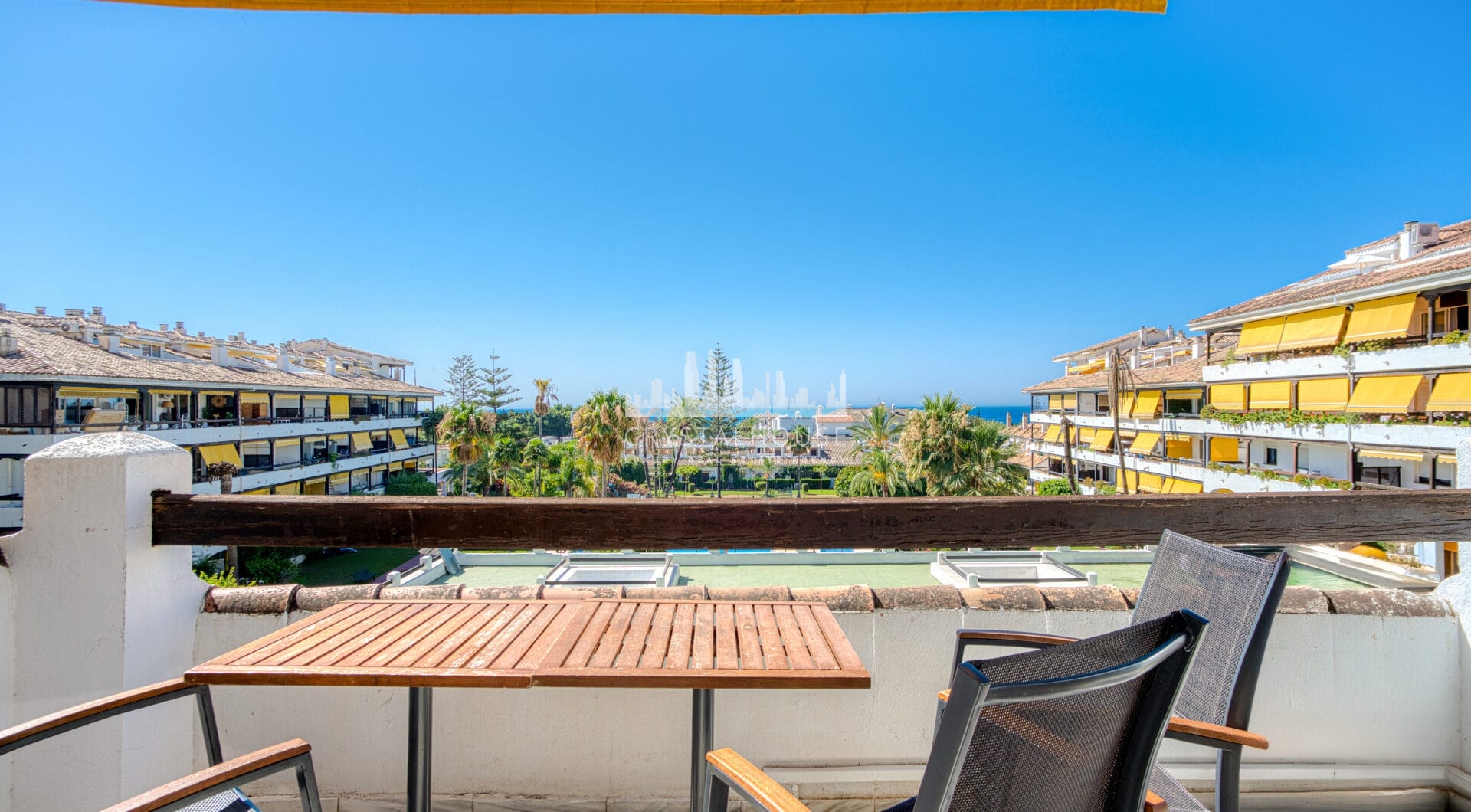 Wonderful south facing. two bedroom duplex penthouse located in the highly sought-after Carolina Park on Marbella’s prestigious Golden Mile