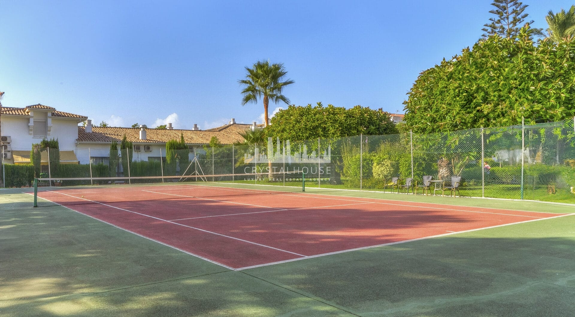 Wonderful south facing. two bedroom duplex penthouse located in the highly sought-after Carolina Park on Marbella’s prestigious Golden Mile